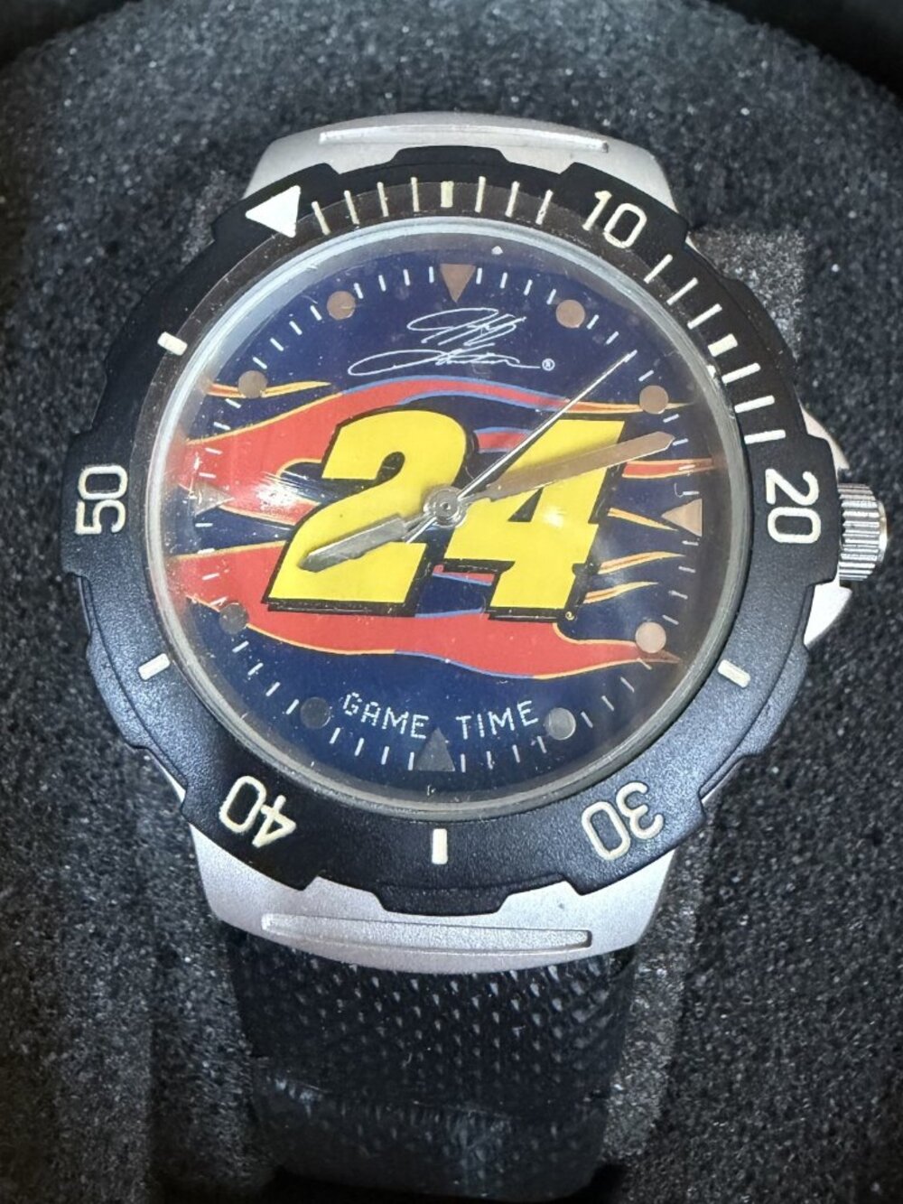 Nascar Jeff Gordon Watch "Game Time" Blue Face Collectible in Black Tire Tin
